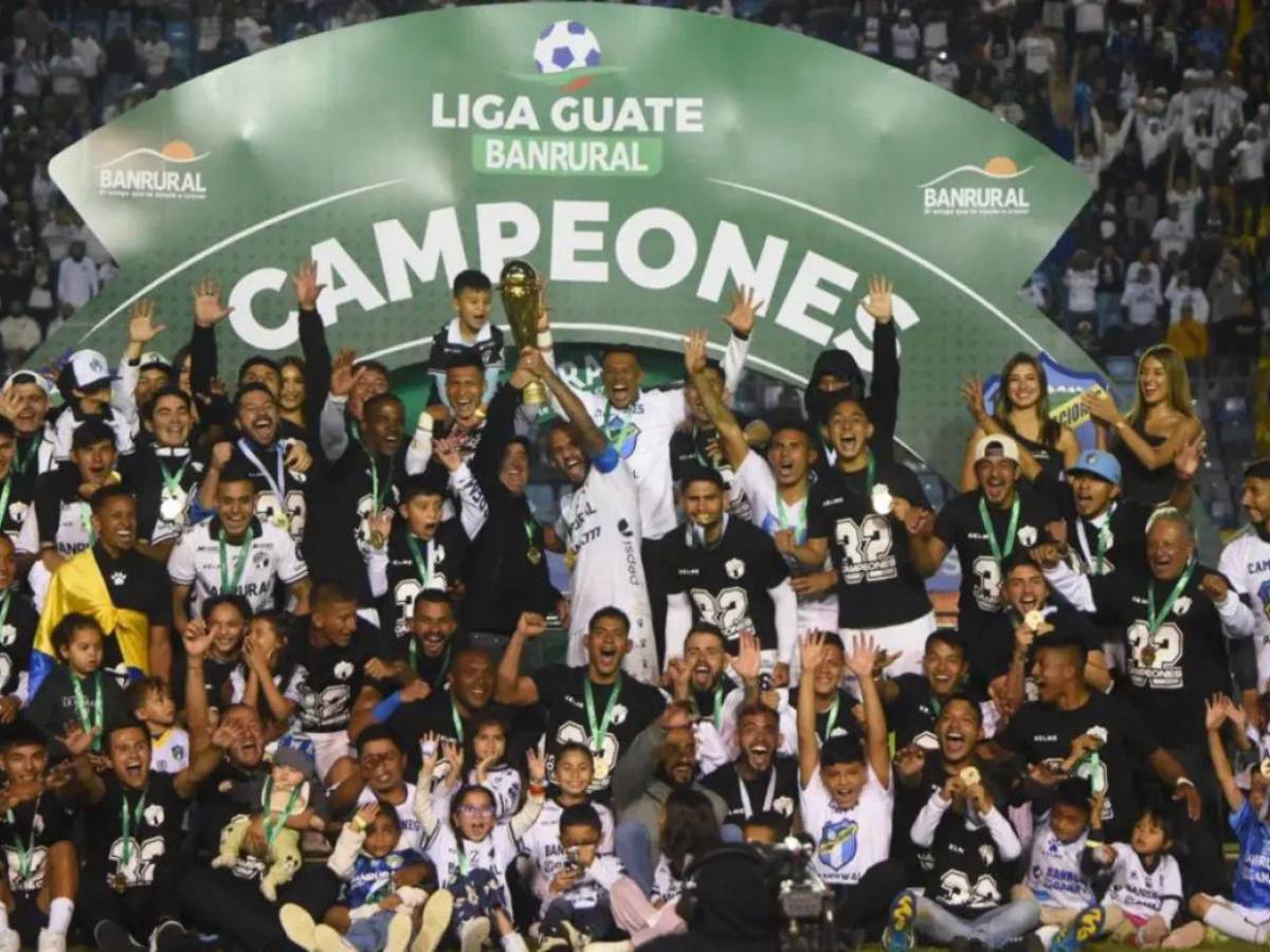 Olimpia en el podio de los equipos de América con más de 30 ligas ganadas