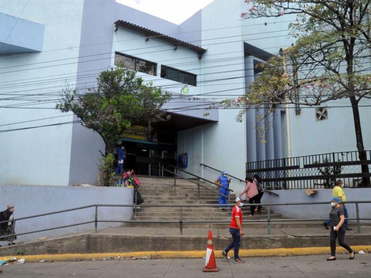 Junta directiva del IHSS anuncia que pagará reajuste salarial y pide a médicos suspender paro
