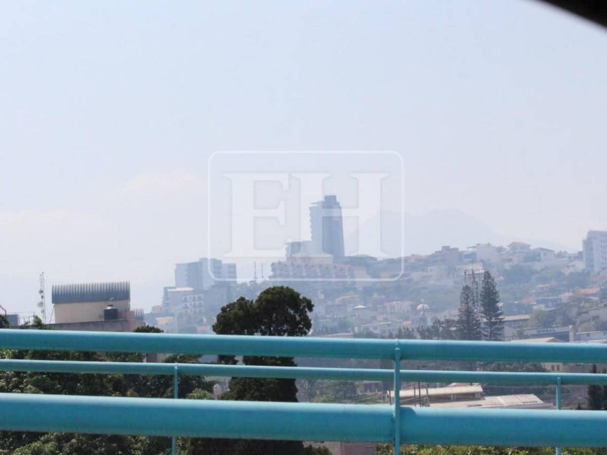 Capa de humo y calor elevan índice de mala calidad del aire en Tegucigalpa