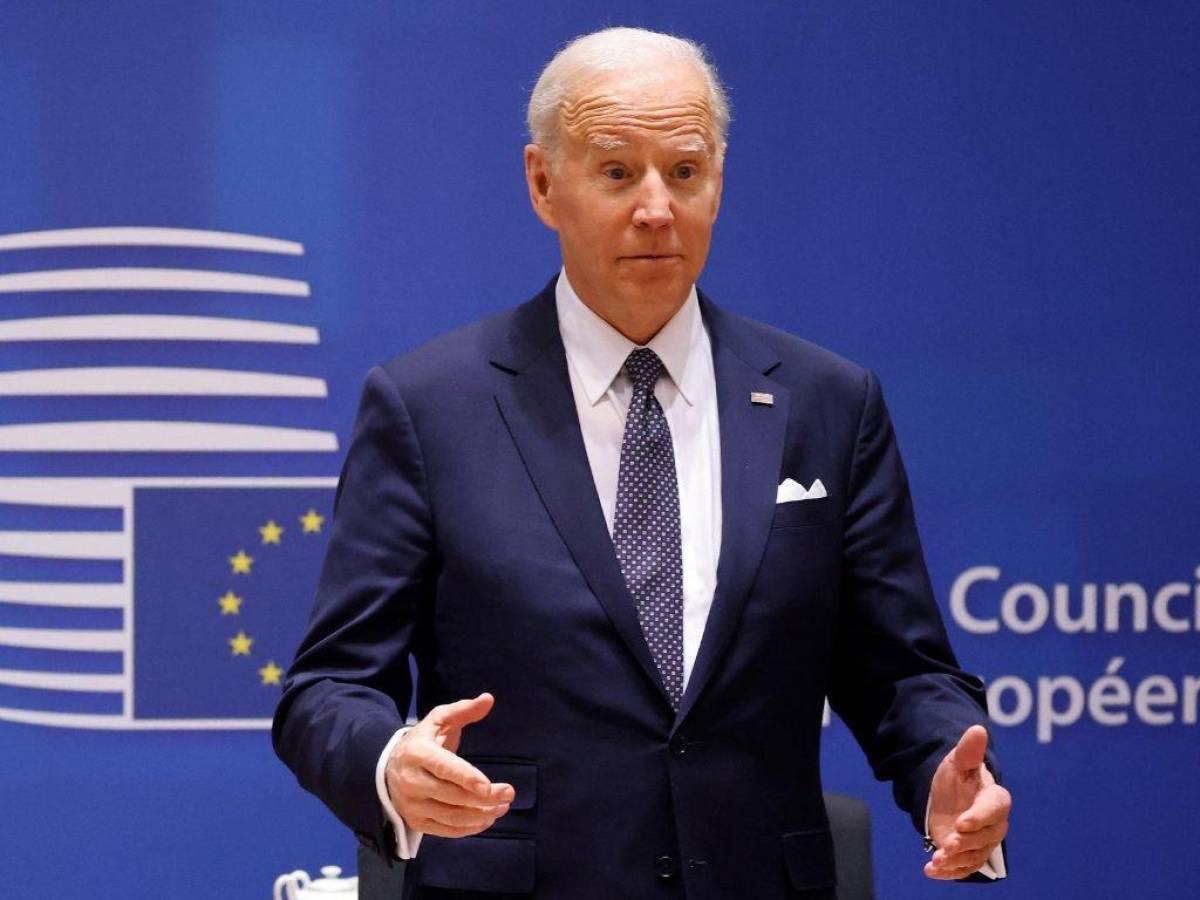 Biden promete “responder” a Rusia si usa armas químicas contra Ucrania