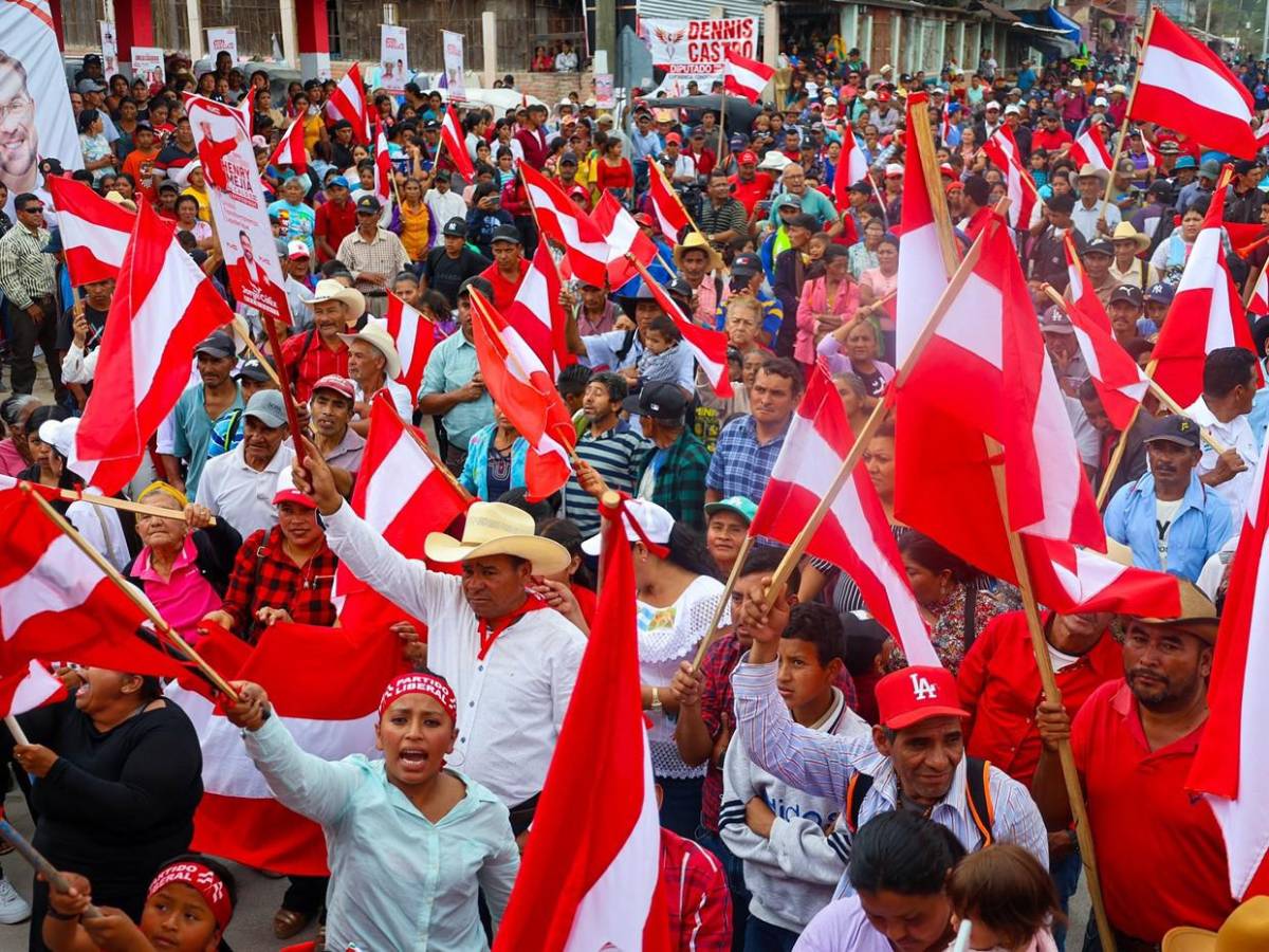 Jorge Cálix inicia su cierre de campaña recorriendo Puerto Cortés