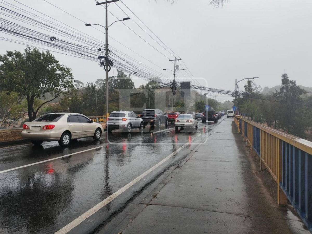 Inicio de semana fresco: Llueve sobre la capital este lunes