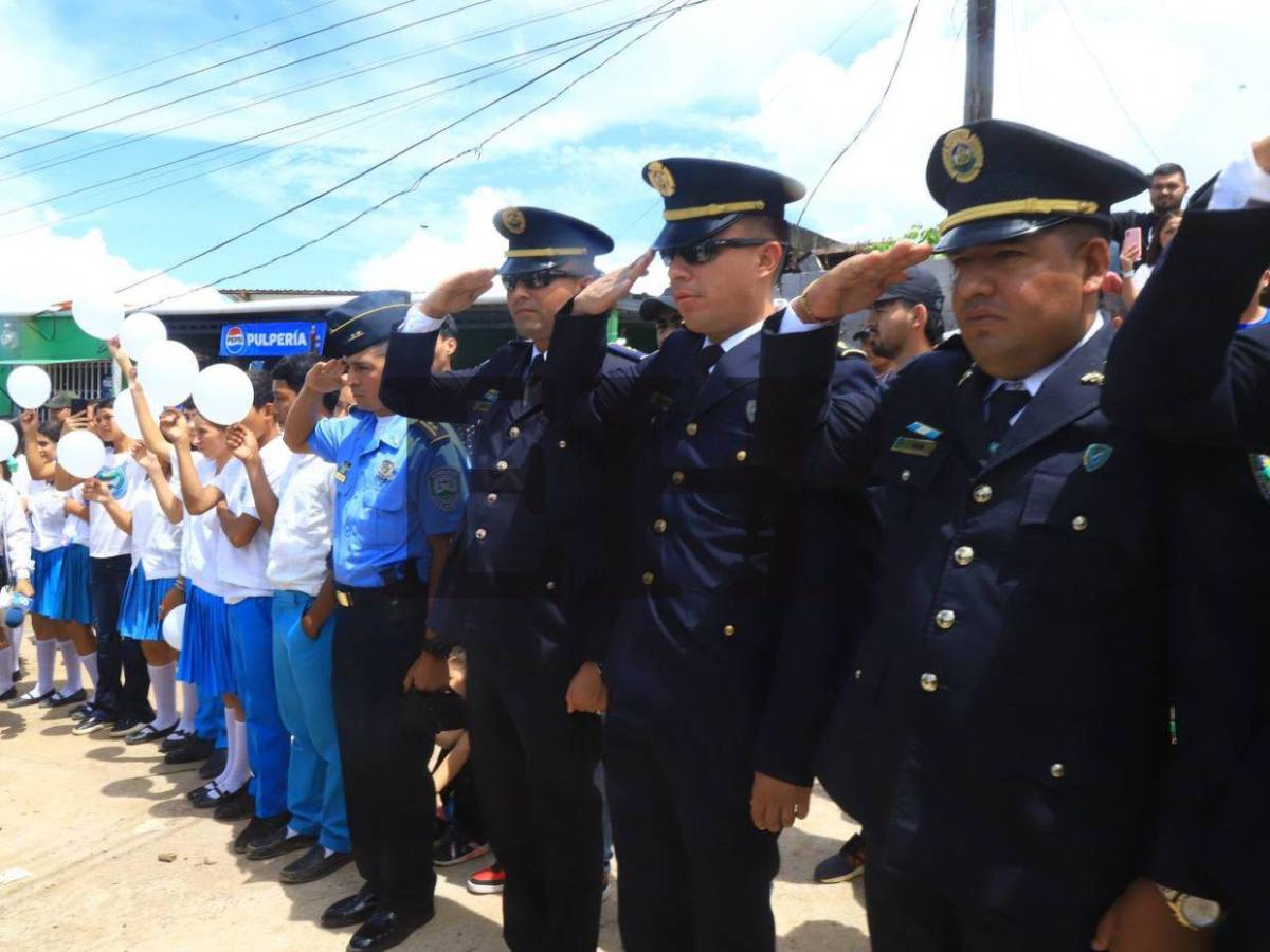 Entre globos y tambores despiden al inspector Kevin Pérez en su entierro