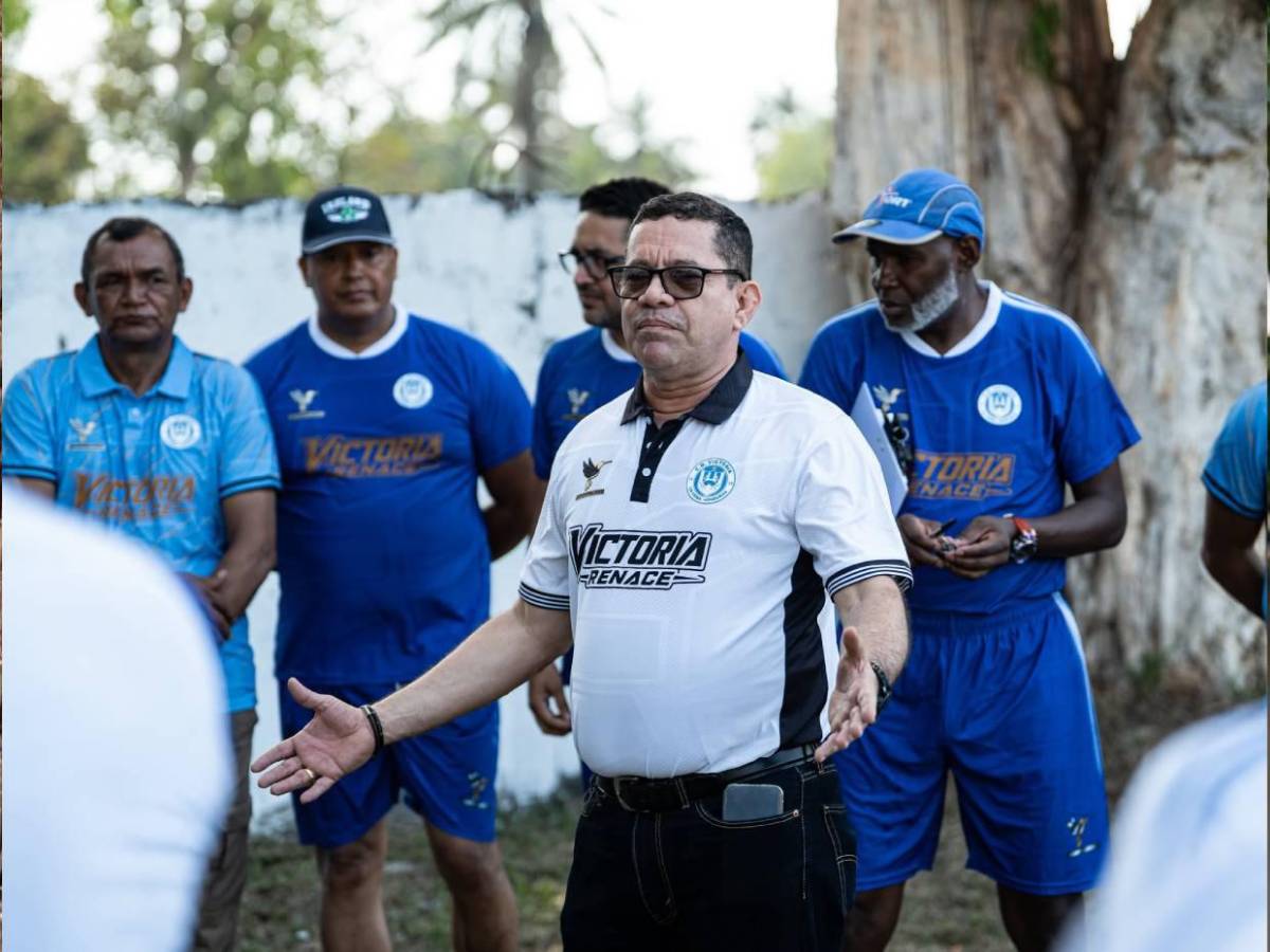 Carlos Eduardo Espina reacciona al saber que Victoria no fue el equipo invitado a Liga Nacional
