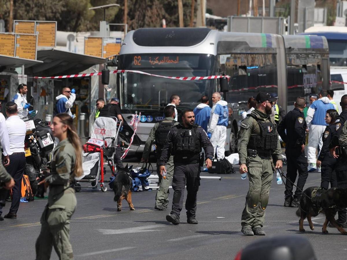 Atacantes subieron al autobús y abrieron fuego contra los pasajeros: atentado en Israel