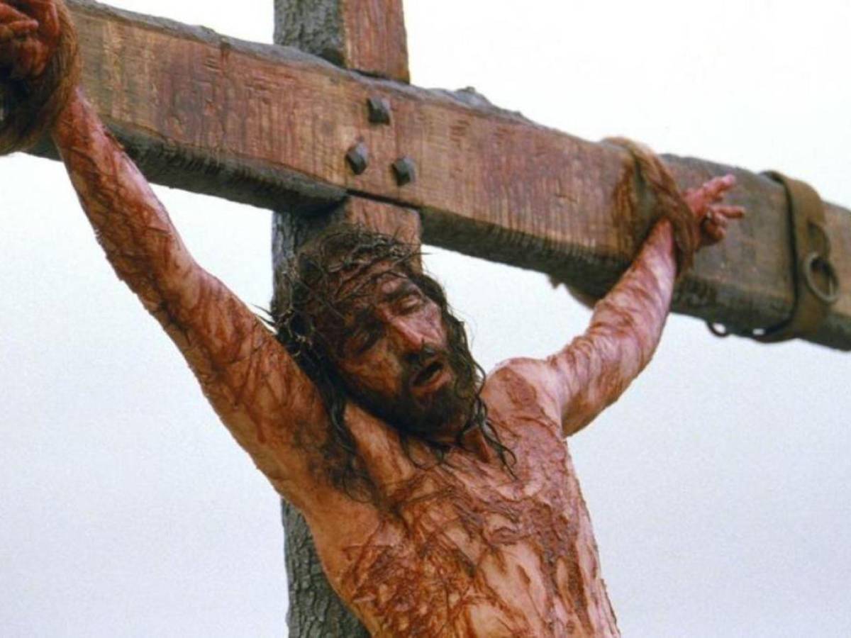 Famosos que han interpretado a santos, vírgenes o apóstoles en el cine