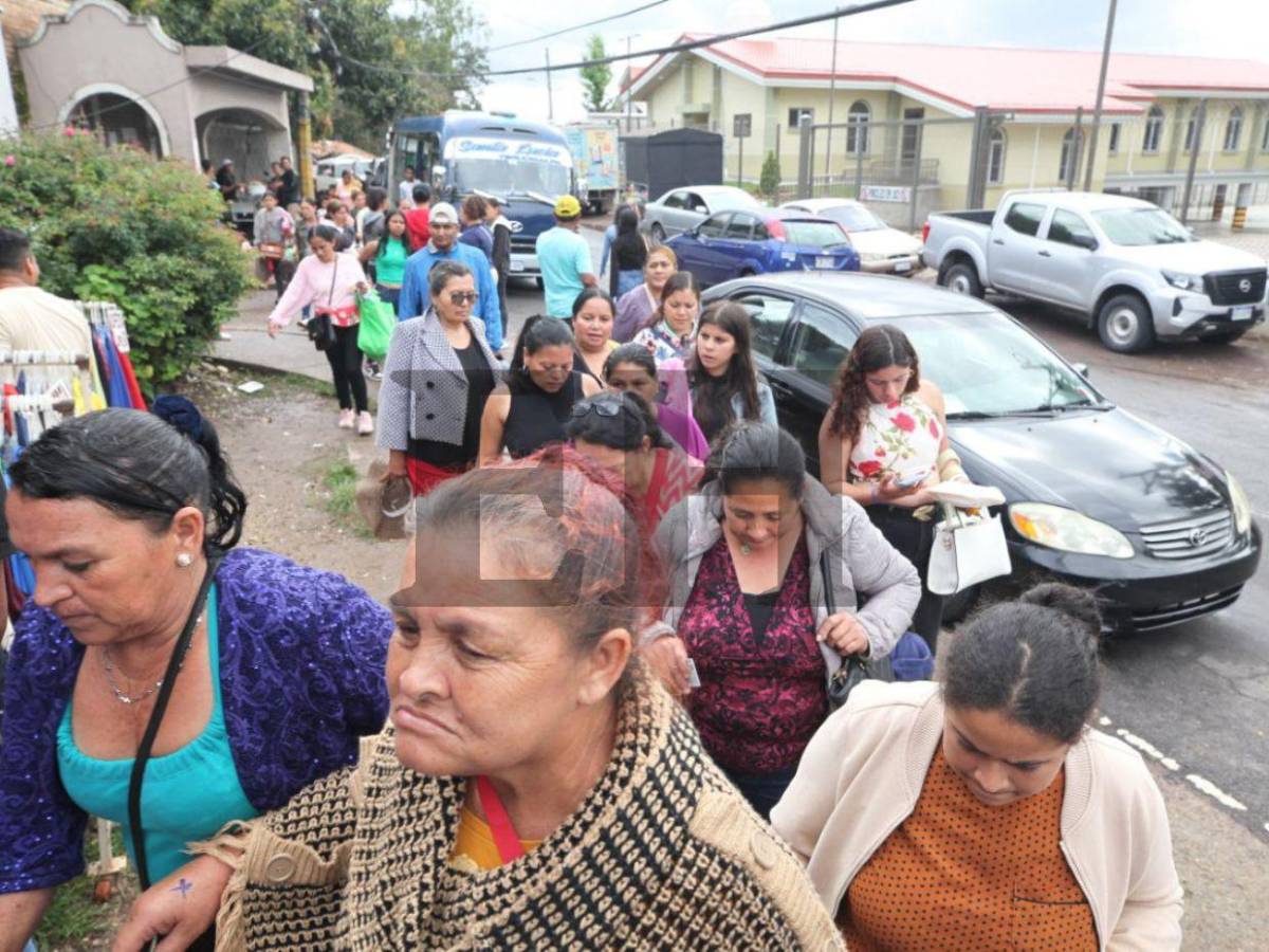 Reparten bono climático en Santa Lucía y pobladores desconocen el propósito