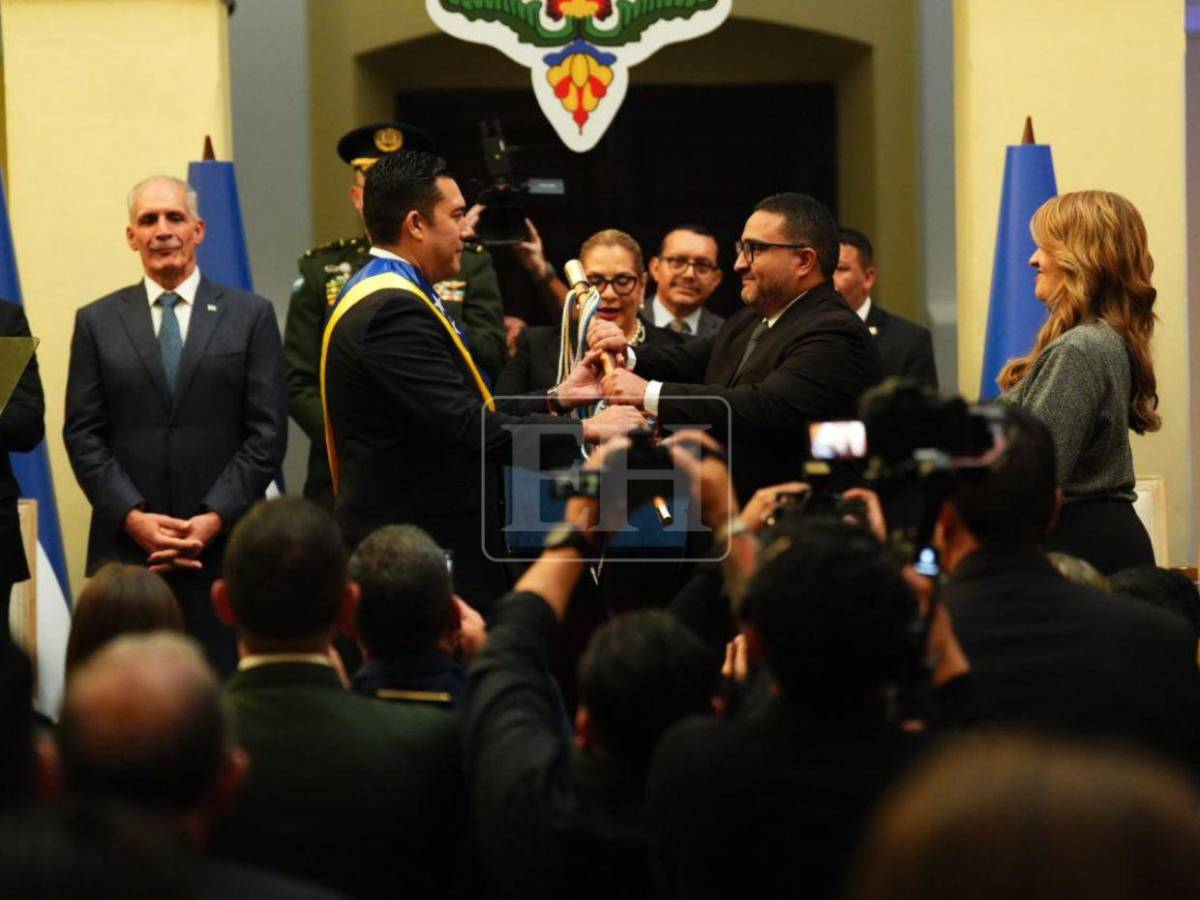 Lo que no se vio de la juramentación de Juan Diego Zelaya y los nuevos regidores de la capital