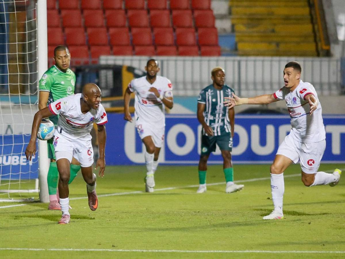 ¿Por qué el técnico Eduardo Espinel no da la cara en las conferencias del Olimpia?