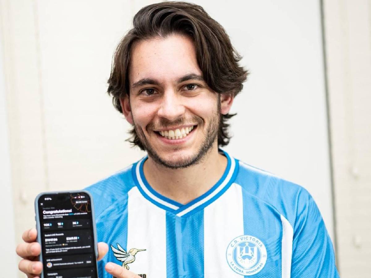 Carlos Eduardo Espina reacciona al saber que Victoria no fue el equipo invitado a Liga Nacional
