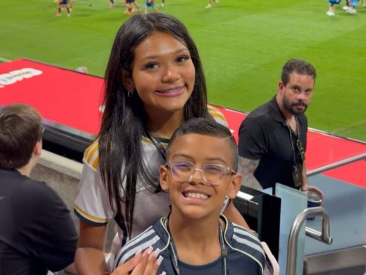 Amado Guevara dijo presente en el España vs Arabia Saudita junto a toda su familia