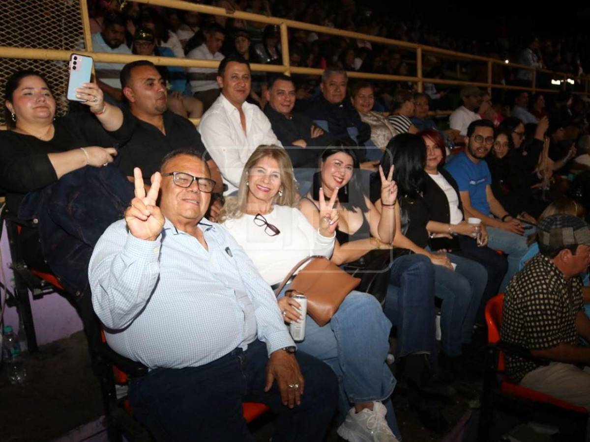 Air Supply hace cantar a Tegucigalpa con sus grandes clásicos en el Coliseo