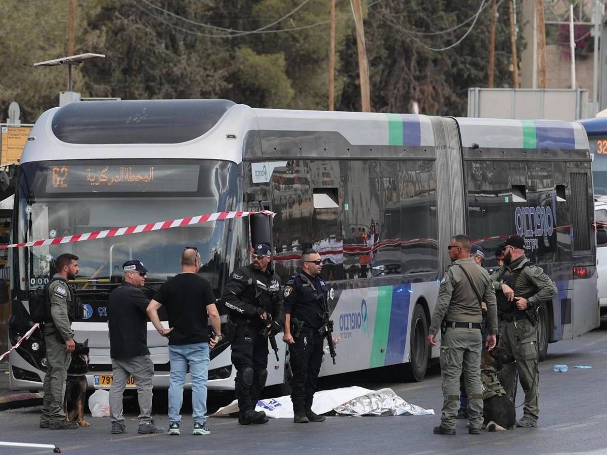 Atacantes subieron al autobús y abrieron fuego contra los pasajeros: atentado en Israel