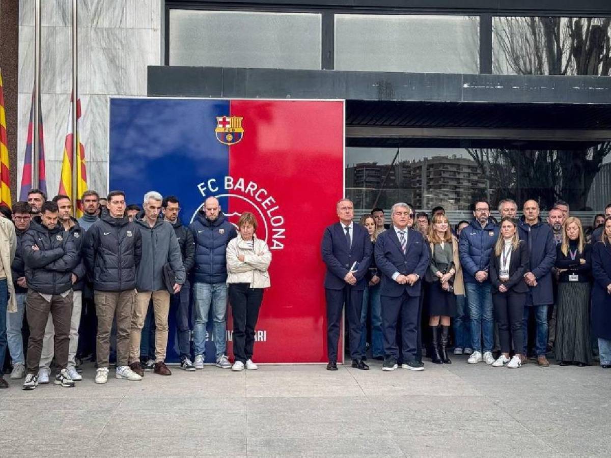 Llenos de dolor: Así fue la llegada de los jugadores del Barcelona al velorio de Carles Miñarro