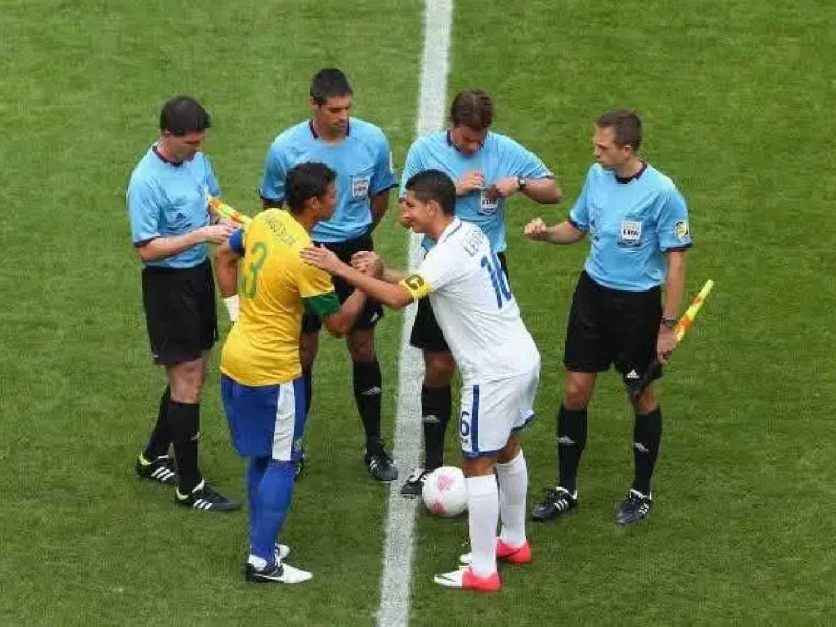 Se retiró del fútbol y sorprende con su nuevo trabajo en Estados Unidos: así es la vida de Johnny Leverón