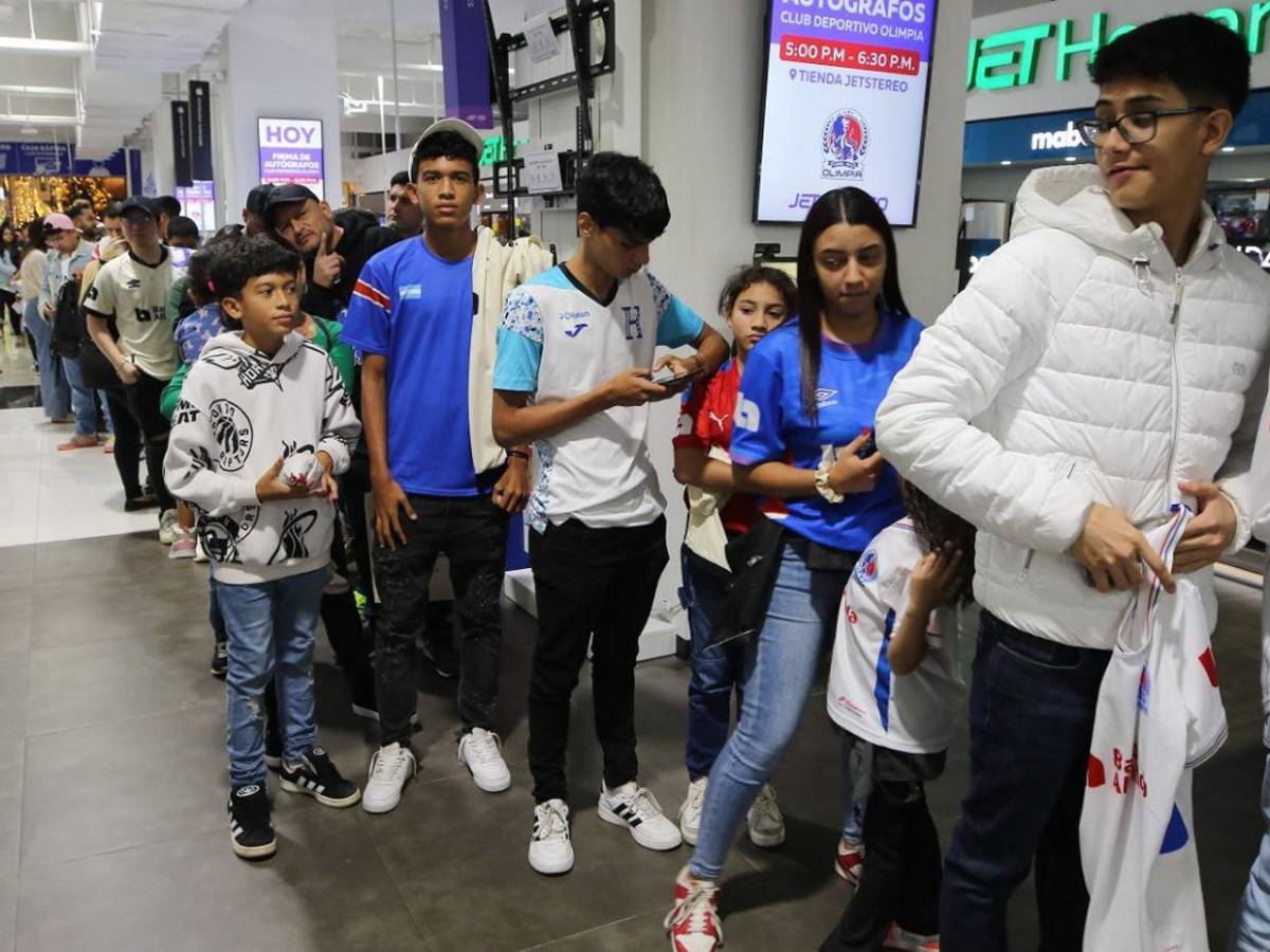 Autógrafos, fotos y trofeos: una tarde inolvidable con el Olimpia