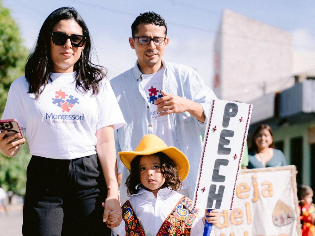 Color, cultura y orgullo patrio en desfile de Montessori Bilingual Academy en Comayagua