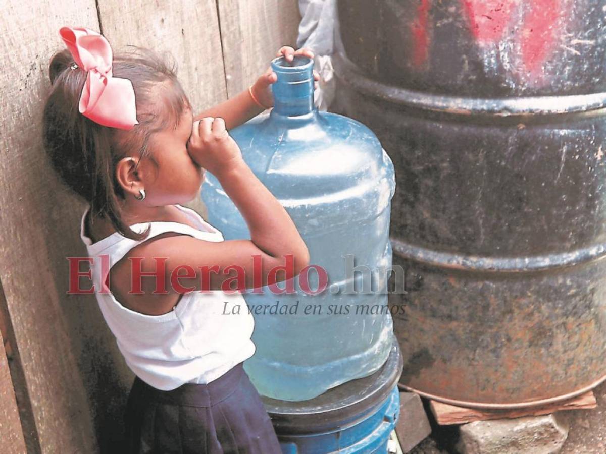 Escuelas podrían resultar afectadas por crisis de agua