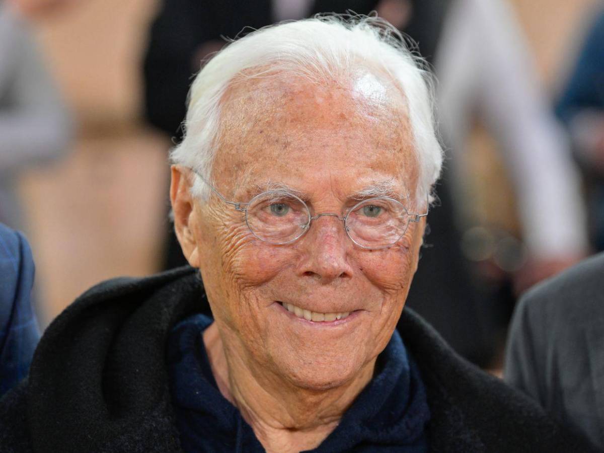 Trabajando en el 50 aniversario de su imperio: Así fueron los últimos días de Giorgio Armani