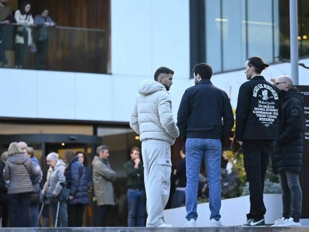 Llenos de dolor: Así fue la llegada de los jugadores del Barcelona al velorio de Carles Miñarro