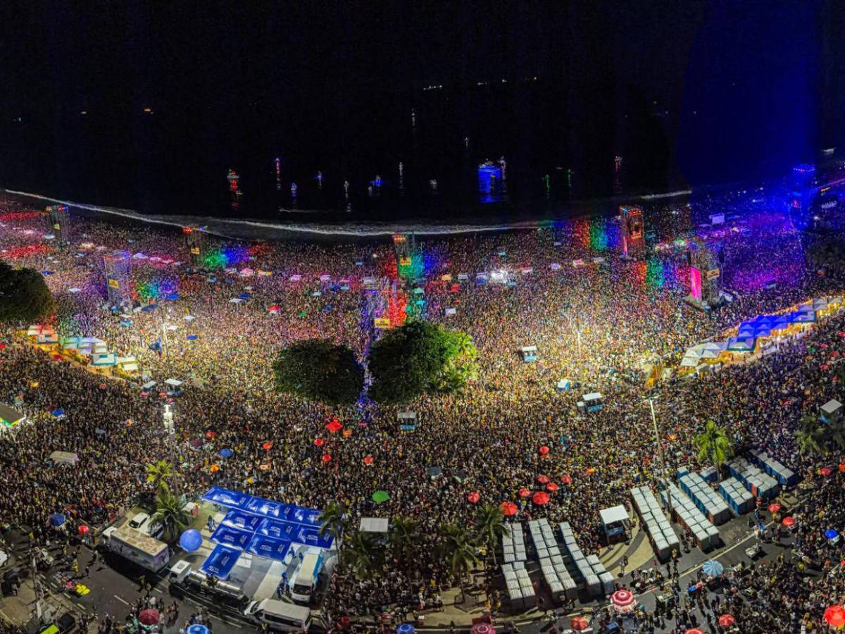 Shakira enciende Copacabana con concierto histórico ante miles de fans