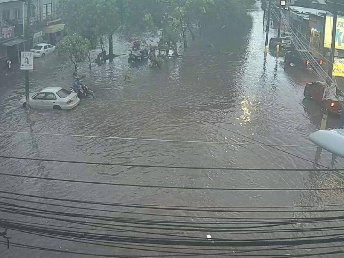 San Pedro Sula celebra su feria mientras lluvias provocan inundaciones en distintas zonas