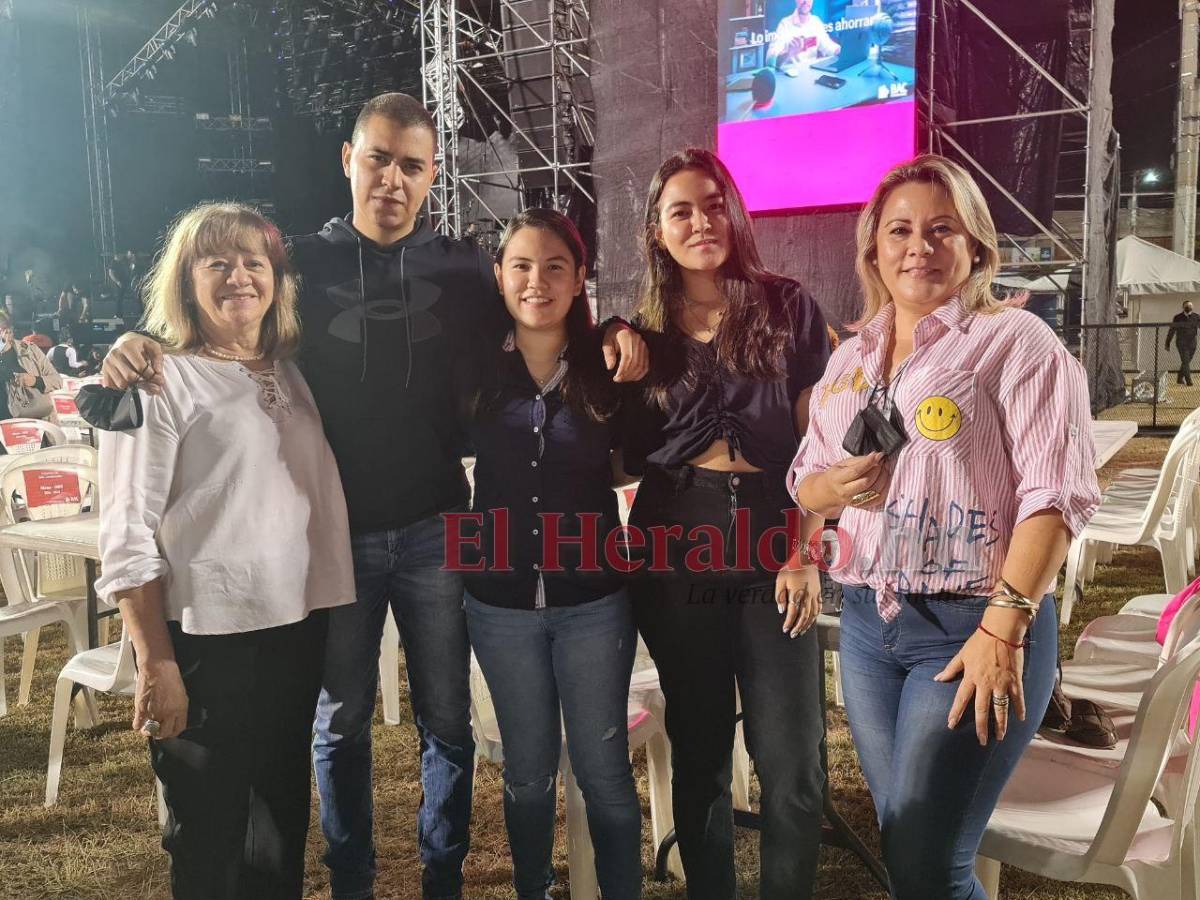 Este grupo de amigos posó para EL HERALDO.