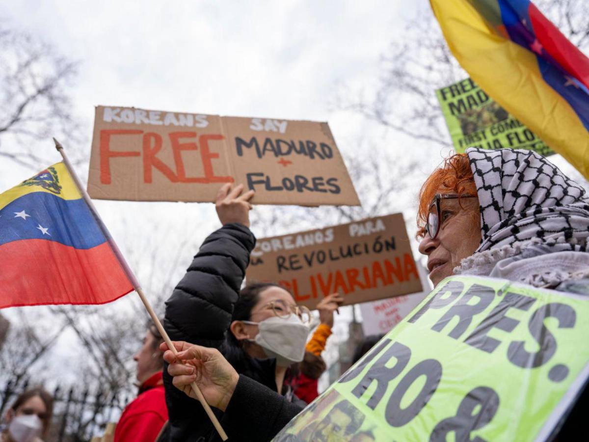 Protestas a favor y en contra de Maduro desatan caos frente a corte