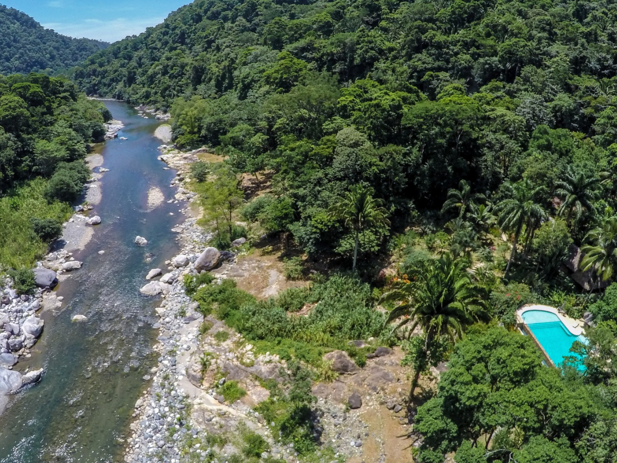 $!El intenso Río Cangrejal en donde los turistas hacen rafting. El río pasa por este parque, considerado el segundo más grande de Honduras.