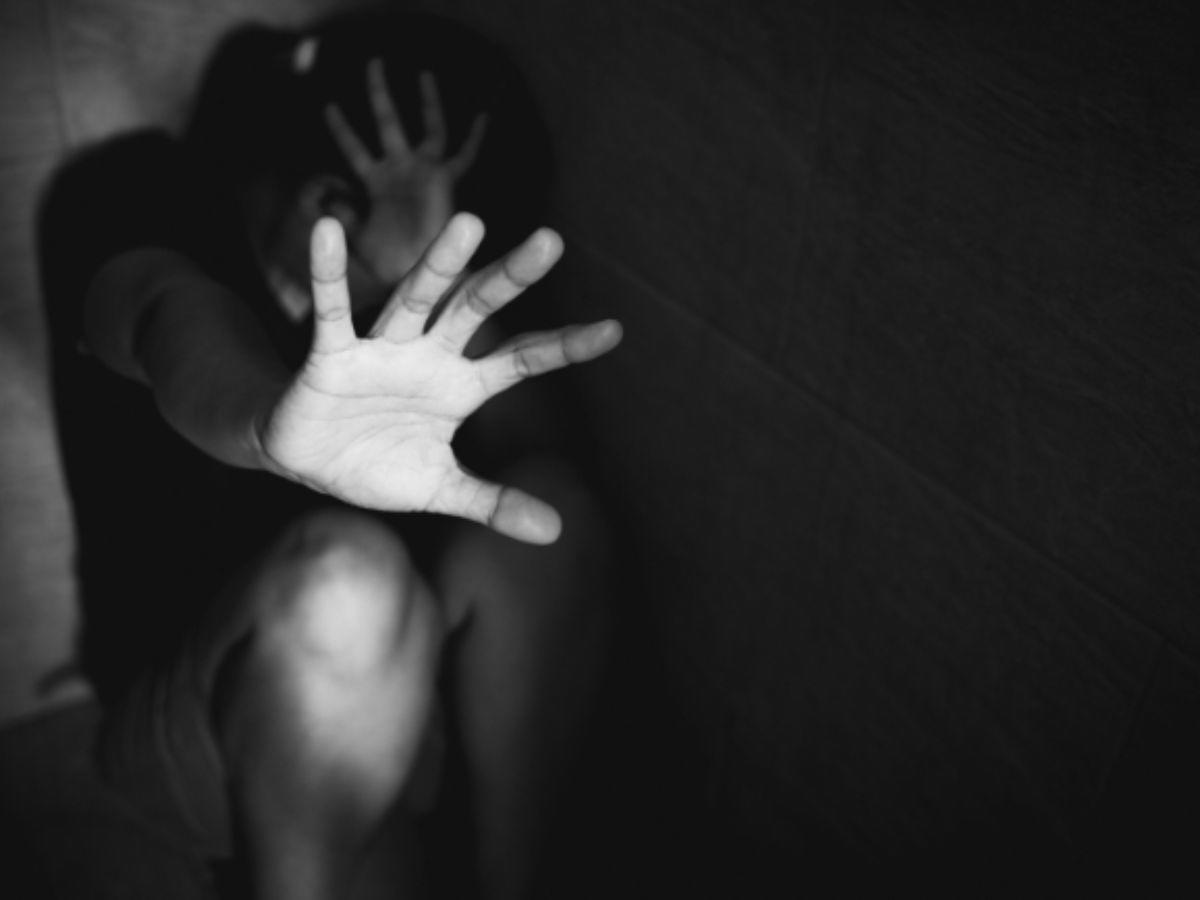 Dejó a los niños hasta quedarse solo con estudiante: conductor de bus escolar en Choloma es acusado de abuso