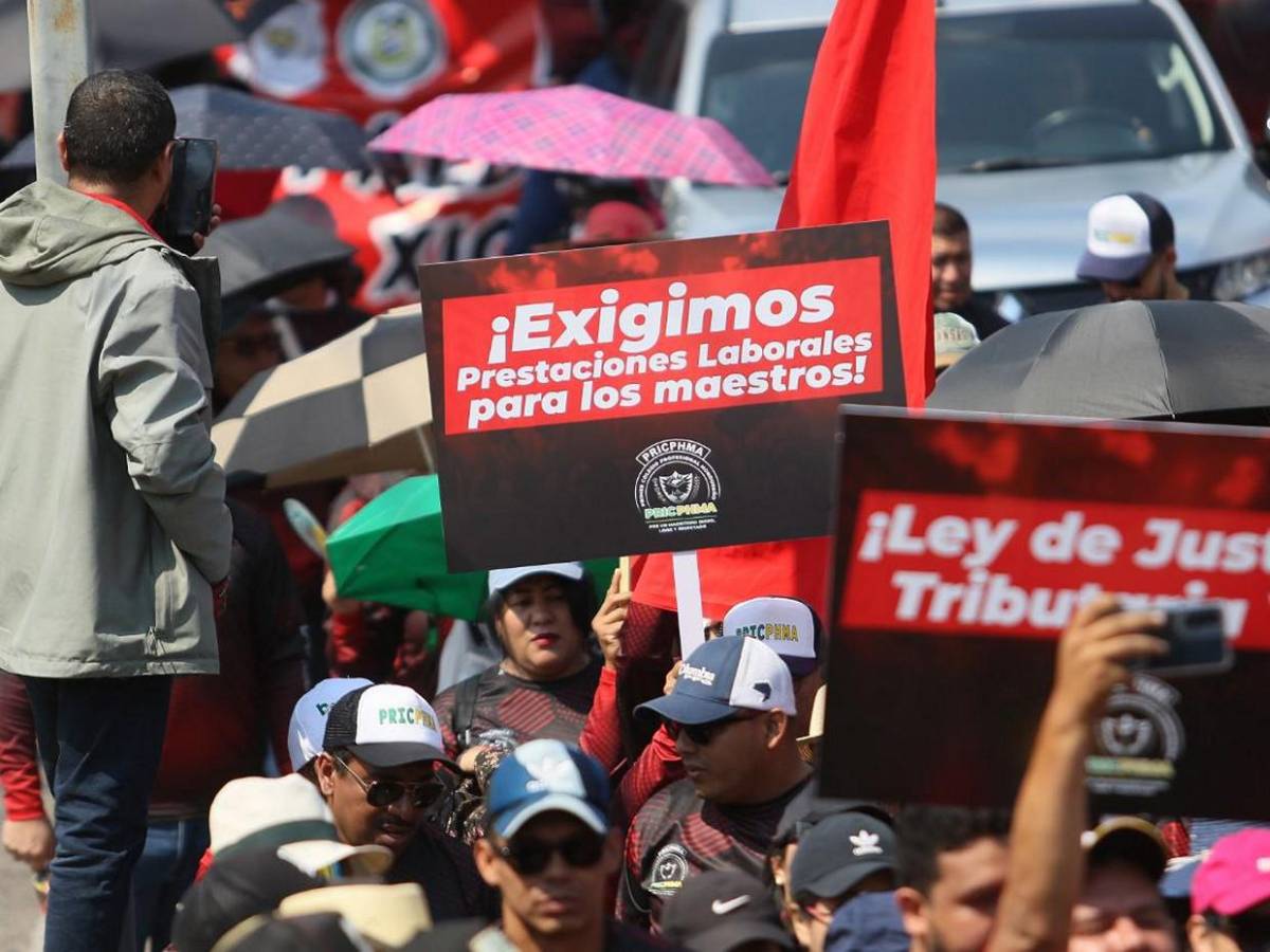 Las pancartas de exigencias y promesas incumplidas en marcha del Día del Trabajador