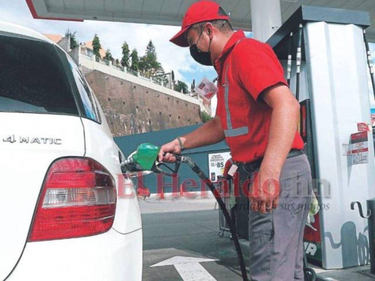 ¡Nueva alza! Casi cuatro lempiras es el nuevo aumento de la gasolina en Honduras