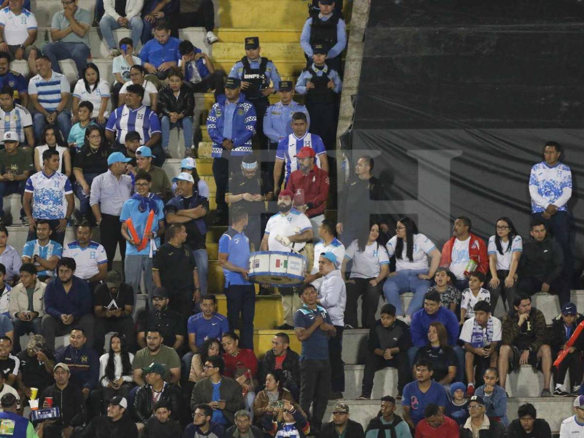 ¿A qué fue al sector de sol? Así lució Luis Redondo en el partido Honduras vs Antigua