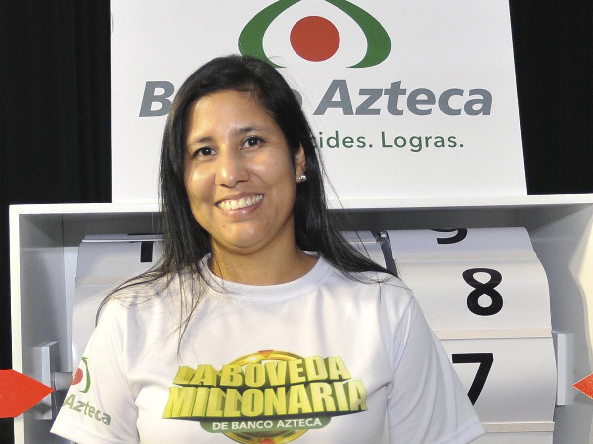 Cinthia Flores, gerente de Captación en Banco Azteca Honduras, presente en el lanzamiento de la promoción La Bóveda Millonaria.