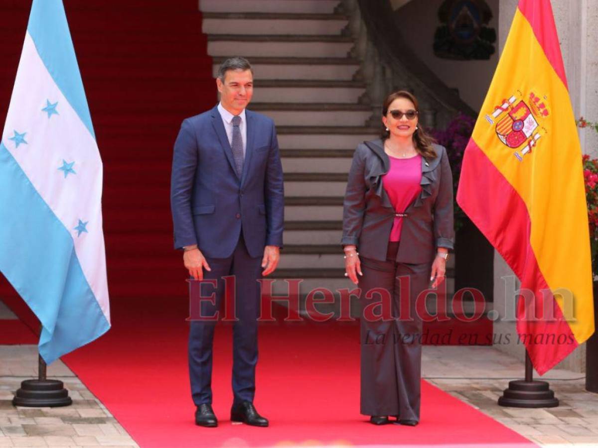 Pedro Sánchez se reúne con Xiomara Castro en Casa Presidencial