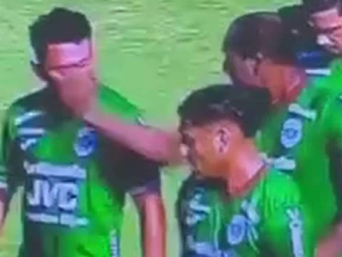 Así fue la discusión entre Anangonó y Alexy Vega que terminó en una polémica cachetada Así fue la discusión entre Anangonó y Alexy Vega que terminó en una polémica cachetada