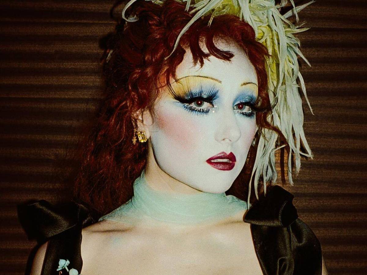 ¿Abuso laboral? Chappell Roan desata controversia por gesto hacia su asistente