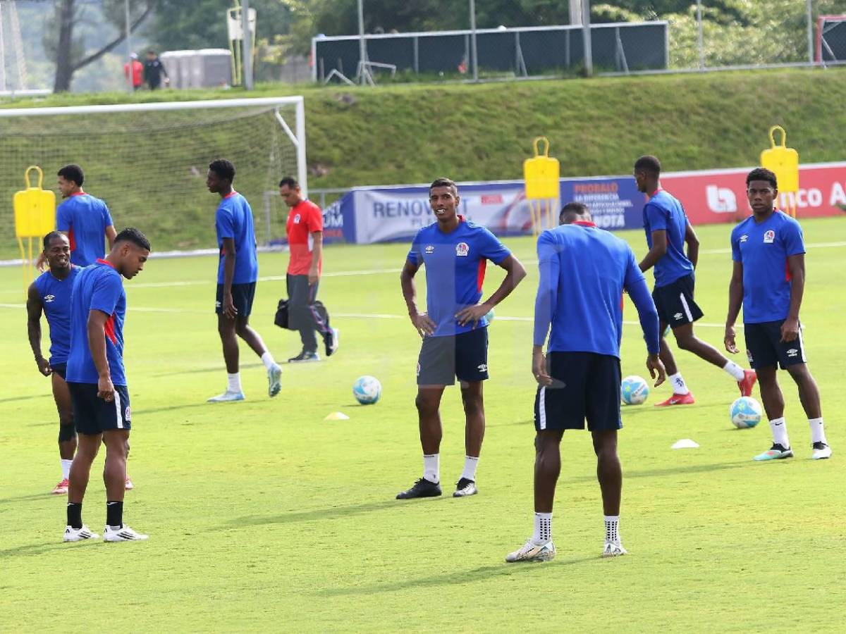 Decisión de Julián Martínez sorprende y otro jugador saldría: Así entrenó Olimpia en el CAR