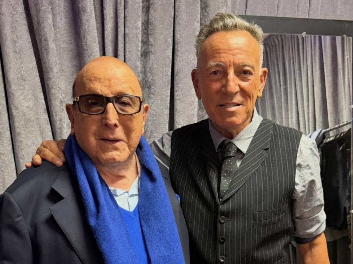 La millonaria fortuna que dejó Clive Davis tras su muerte a los 94 años