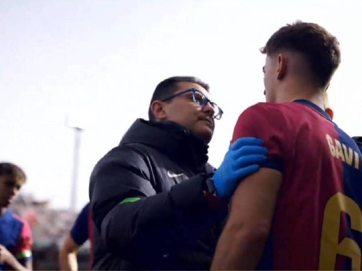 Llenos de dolor: Así fue la llegada de los jugadores del Barcelona al velorio de Carles Miñarro