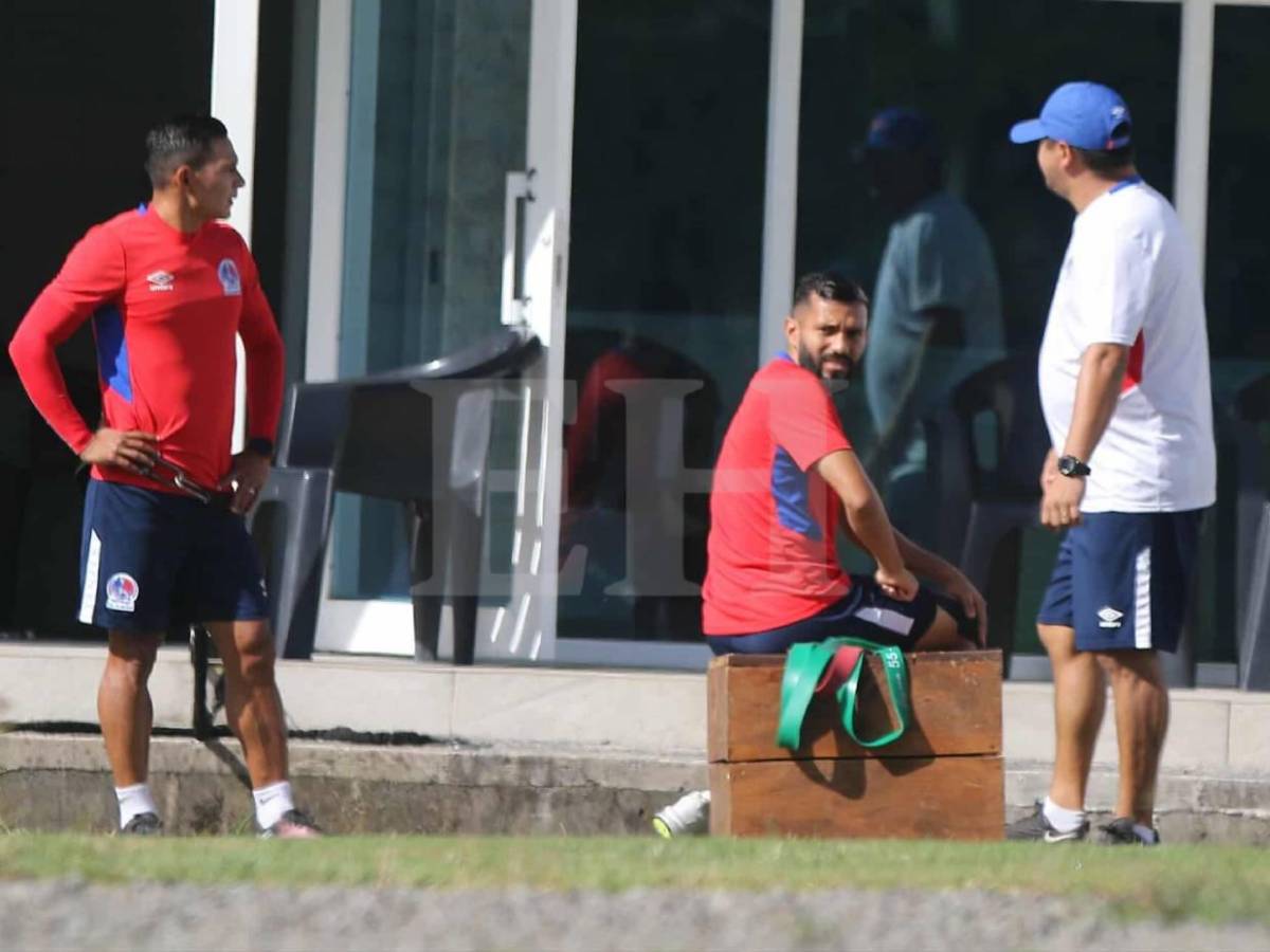 Otro jugador se va de Olimpia, sorpresa con Chirinos y se preparan para enfrentar a Real España