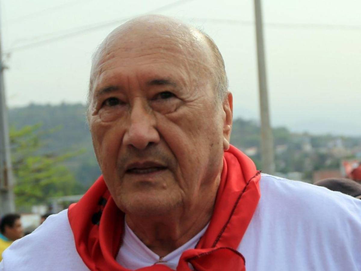 CN busca condecorar con Gran Cruz Comendador al dirigente popular Carlos H. Reyes