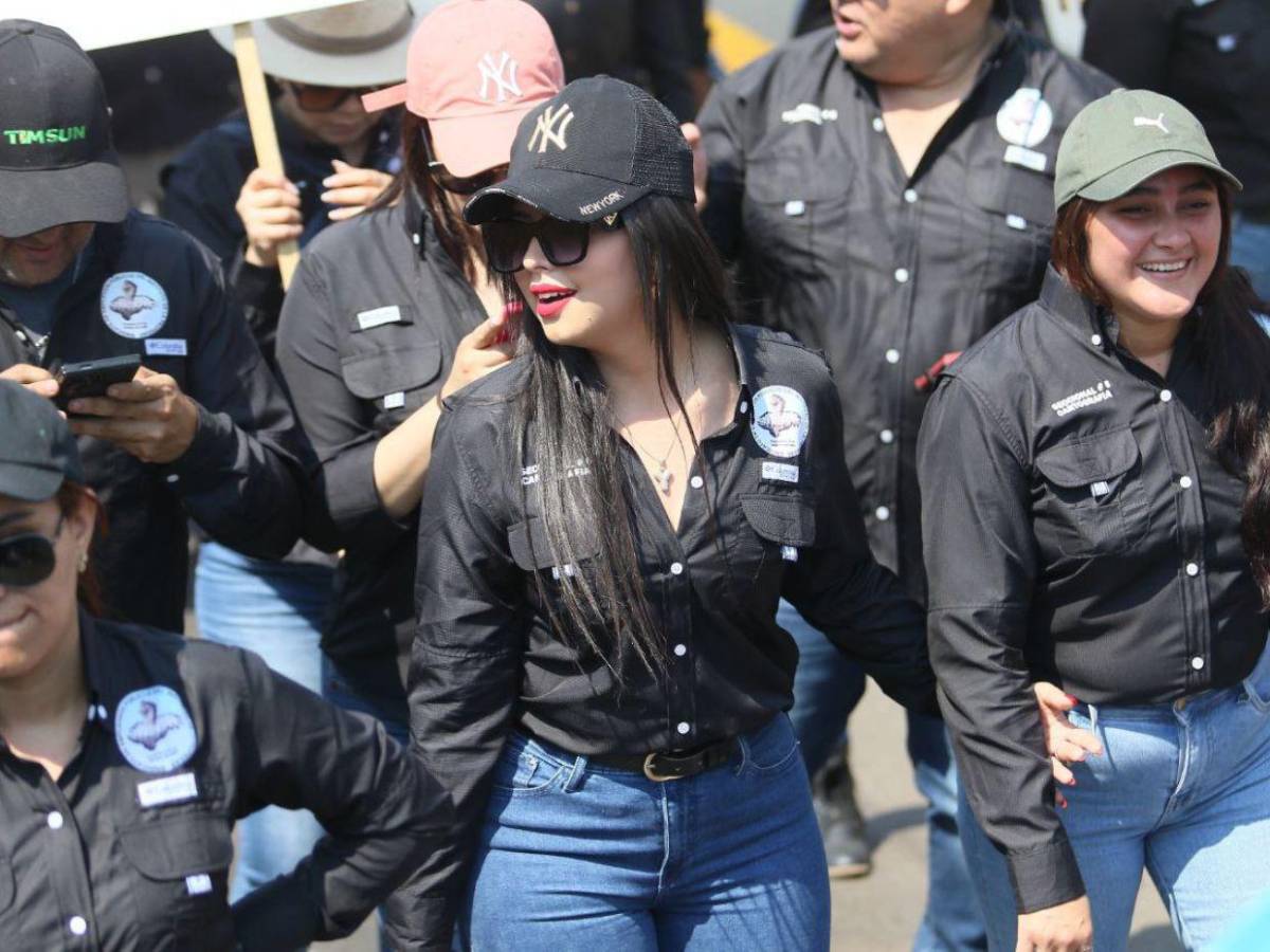 Entre consignas y sonrisas: ellas brillaron en la marcha del Día del Trabajador en la capital