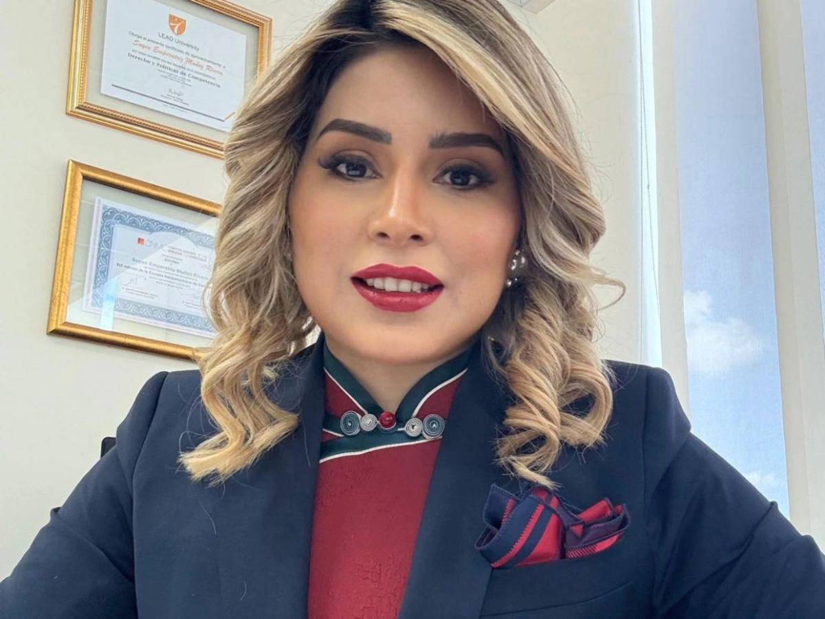 ¿Quién es Suyen Muñoz, pareja de Luis Redondo, que renunció a la presidencia de la CDPC?