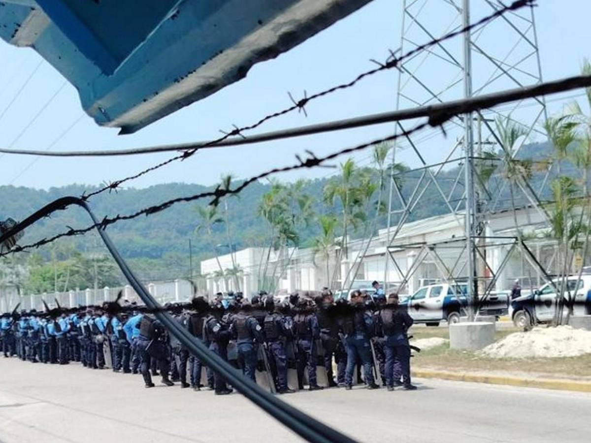 Amplio despliegue policial en Choloma ante amenazas de protesta de socios de Koriun