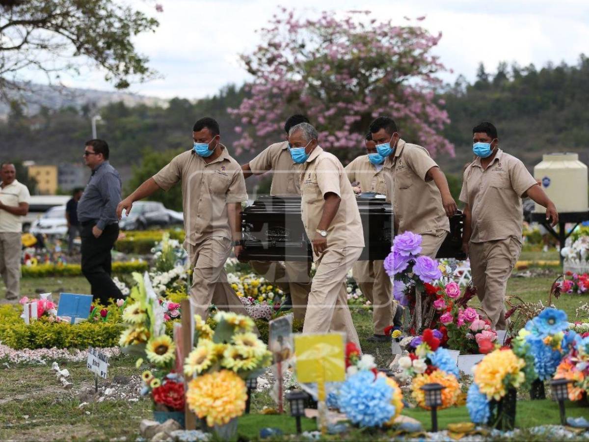 Entre lágrimas despiden a familia que murió en tragedia vial en Quimistán, Santa Bárbara