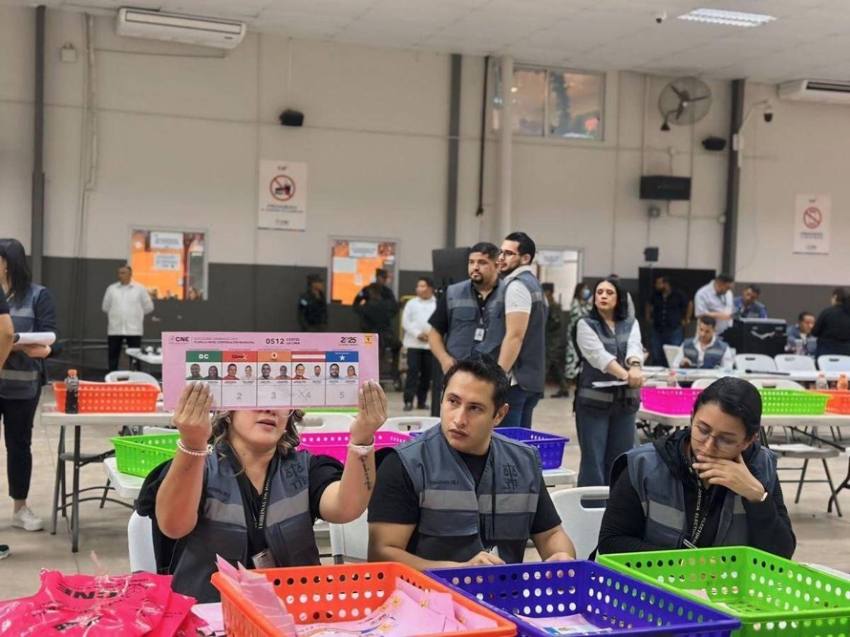 Así fue el inicio del recuento de actas impugnadas en el CLE