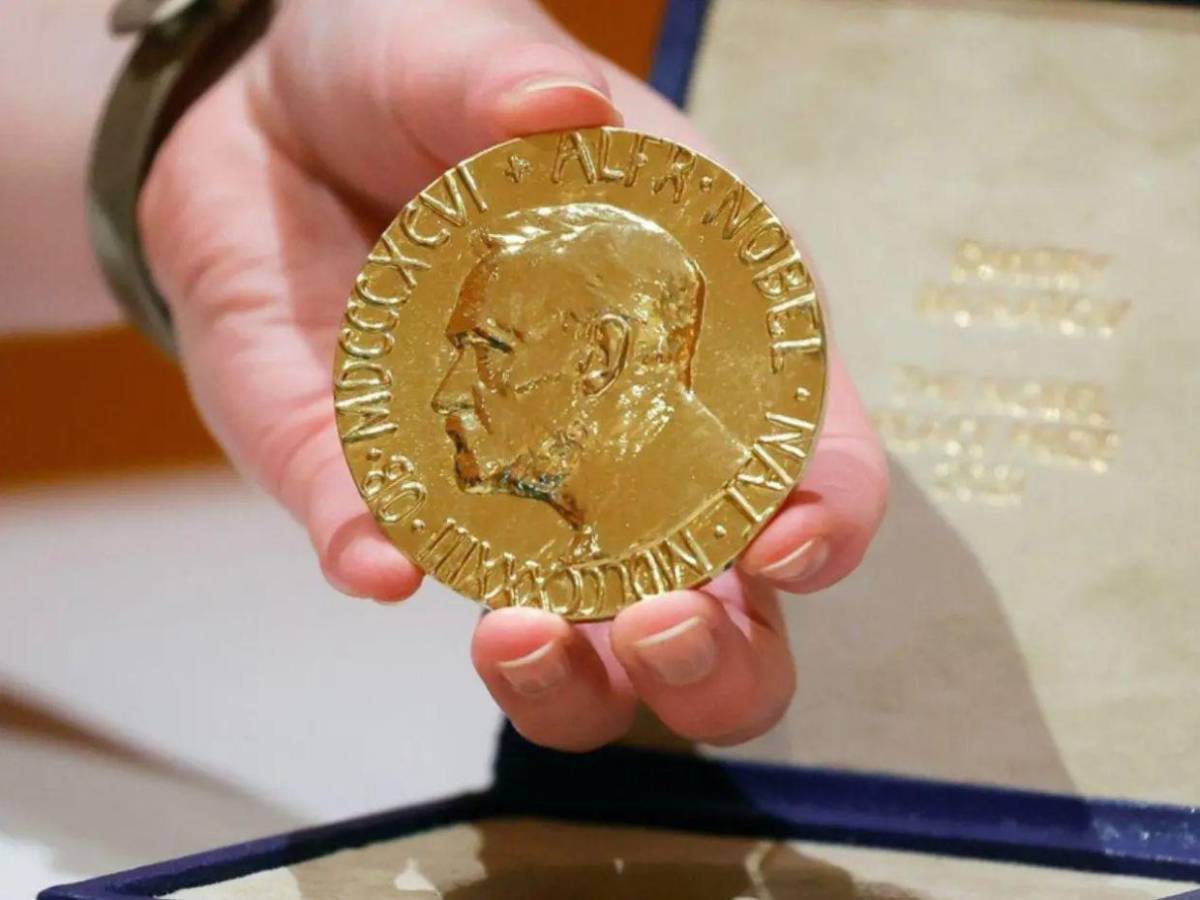 ¿Qué personajes asistieron a la ceremonia del Nobel de la Paz 2025?