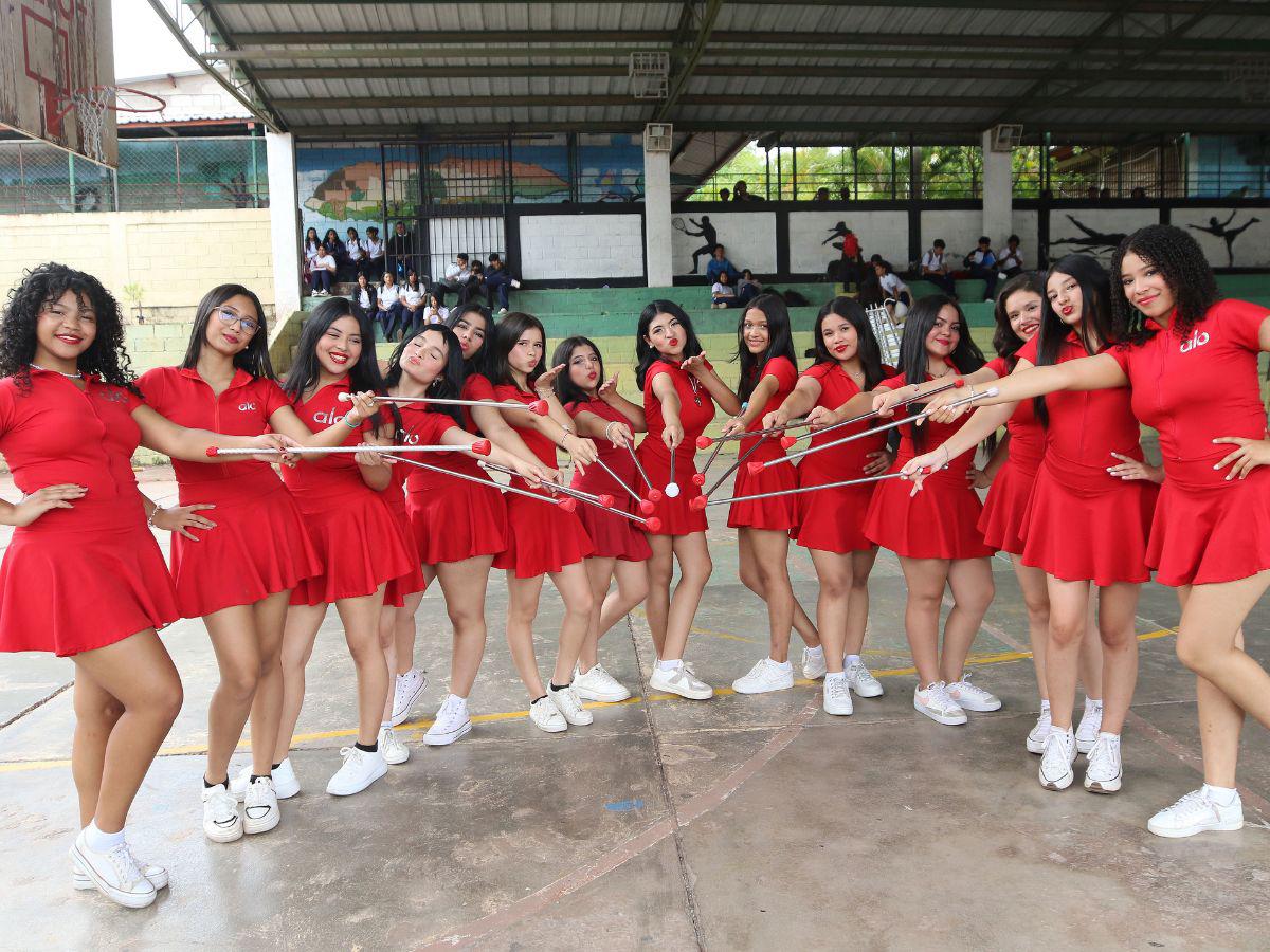 Más que un debut: Palillonas del Instituto Héctor Pineda Ugarte listas para deslumbrar en los desfiles