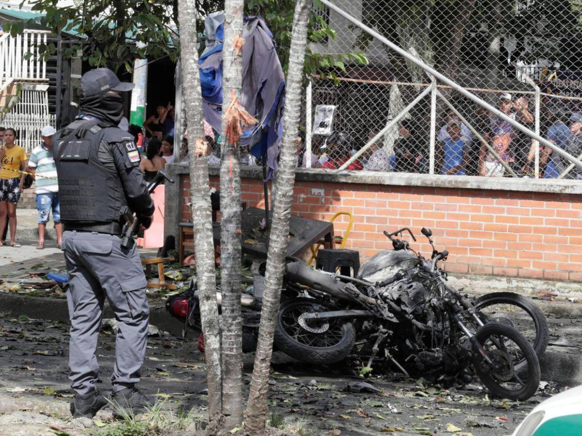 Tres coches bomba y un cilindro de gas: lo que se sabe de las explosiones en Colombia